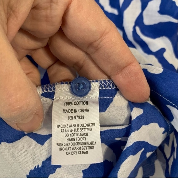 Peck & Peck Weekend blue and white floral button down 3/4 sleeve. Size 16 - Picture 8 of 8